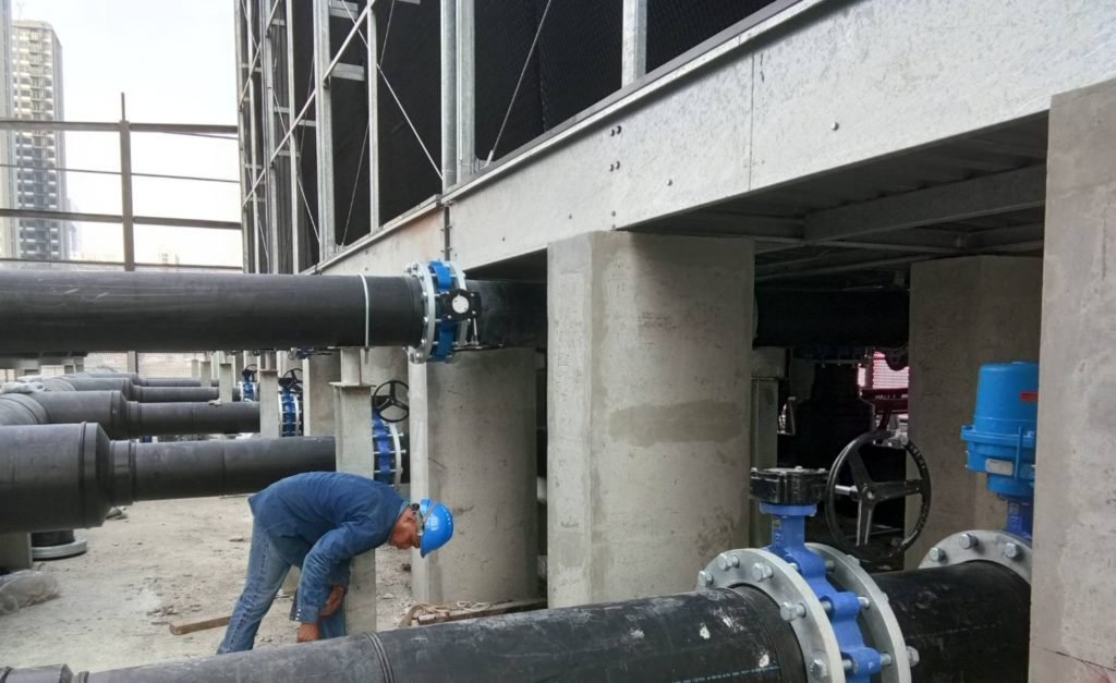 งานเชื่อมท่อ HDPE คูลลิ่ง หน้างานสิงห์คอมเพล็ก